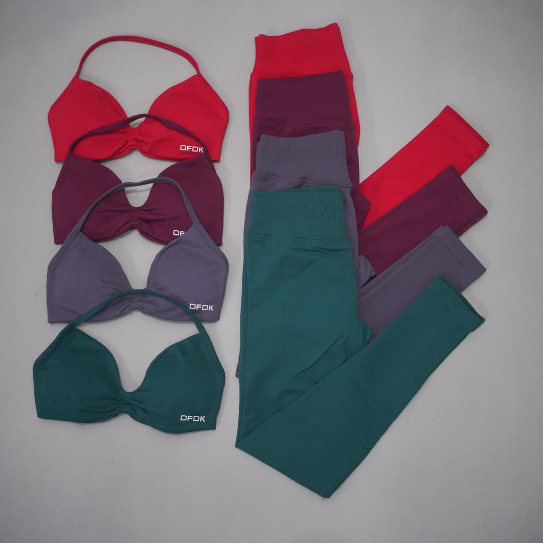 Yoga Fitness Kleidung - ชุดโยคะผู้หญิงแบบไร้ตะเข็บ DFDK 2 ชิ้น เสื้อครอปท็อป กางเกงเลกกิ้งเอวสูง