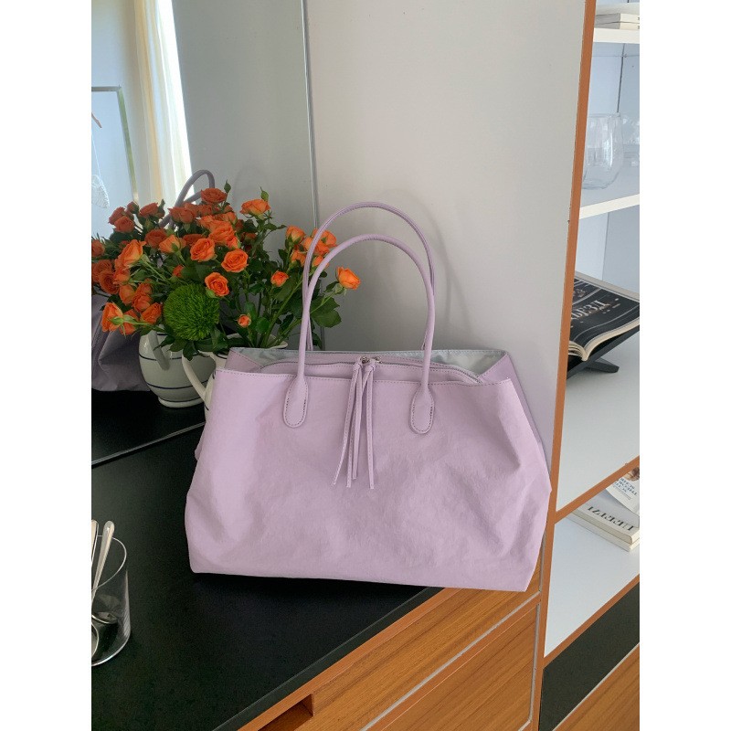 กระเป๋าโท้ทขนาดใหญ่แบบมินิมอล  - Yoga Fitness Tote บทวิจารณ์และราคา