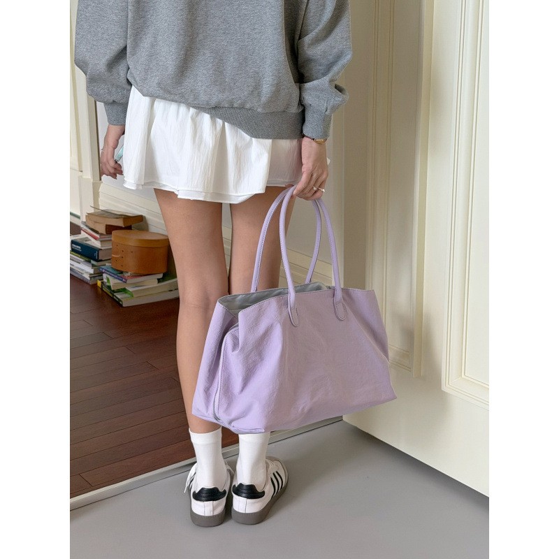 กระเป๋าโท้ทขนาดใหญ่แบบมินิมอล  - Yoga Fitness Tote บทวิจารณ์และราคา