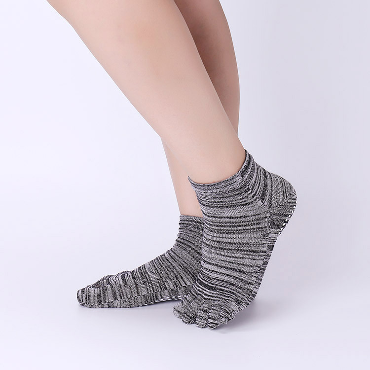 ถุงเท้าโยคะกันลื่นพร้อมที่ยึดเ - Yoga Toe Separator บทวิจารณ์และราคา